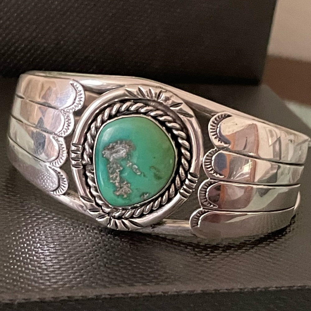 Native American High Grade Turquoise Sterling Cuff Bracelet 26g